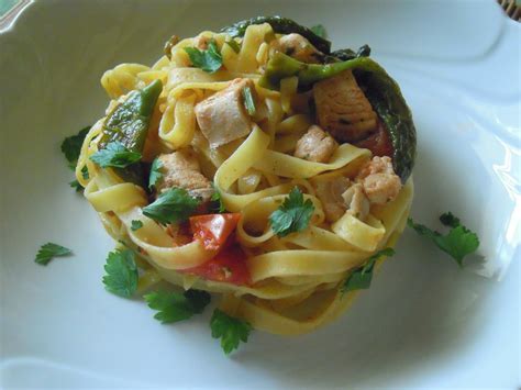 Et Voil Fettuccine Con Salmone E Peperoncini Verdi