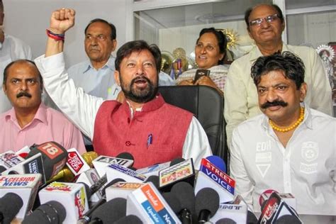 Jammu Bjp Leader Lal Singh Threatens Kashmiri Journalists Of ‘shujaat