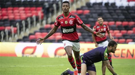 Flamengo Engata 15 Partidas De Invencibilidade E Já Pensa No Coritiba