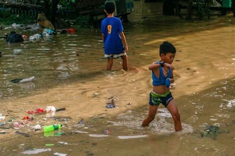 Al Menos 42 Muertos Por Las Fuertes Inundaciones En Filipinas