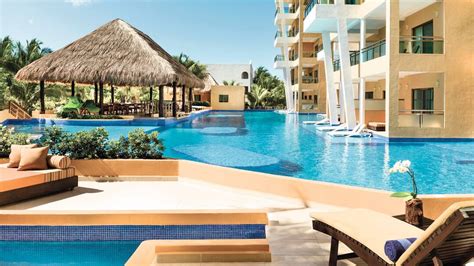 Our pick of the best swim-up rooms | TUI