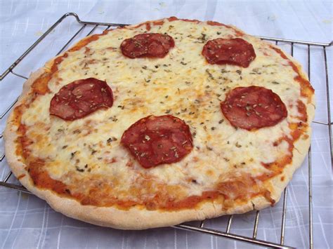 N Rwen S Cuisine Sabores Do Mundo Pizza De Mozzarella E Chouri O