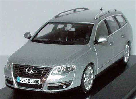 Vw Passat Variant Refelexsilber Met Werbemodell Minichamps