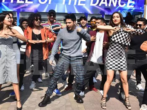 Varun Dhawan And Shraddha Kapoor Get On An Open Bus For The Trailer