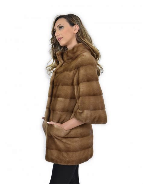 Cappotto Visone Pelle Intera Orizzontale Colore Redglow Collo