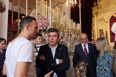 La lluvia deja en los templos el Domingo de Ramos en Lepe Andalucía