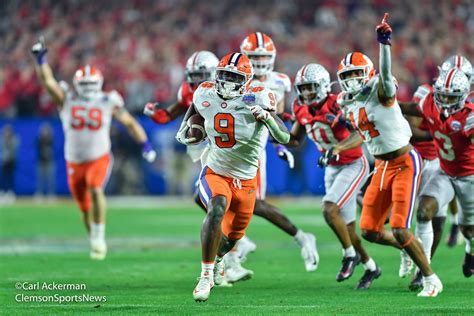 Senior Spotlight: Travis Etienne – Clemson Sports News