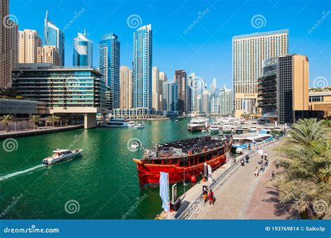 Dubai Marina District in Dubai, UAE Editorial Stock Image - Image of ...