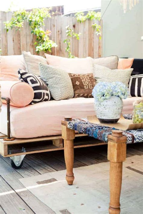 How To Build A Pallet Daybed Pretty Prudent