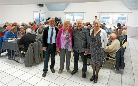 Le Repas Des Anciens Appr Ci Des Seniors Caou Nnec Lanv Z Ac Le