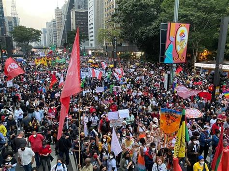 Manifestantes Protestam Na Avenida Paulista E Em Outras Capitais