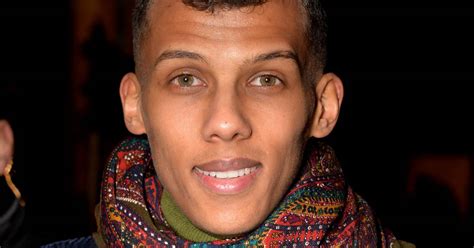 Le Chanteur Stromae Paul Van Haver Au Défilé De Mode Hommes Valentino