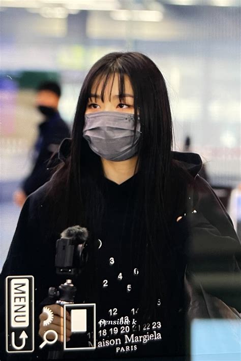 SEULGI THAILAND on Twitter RT sensible k 230403 공항 슬기 seulgi