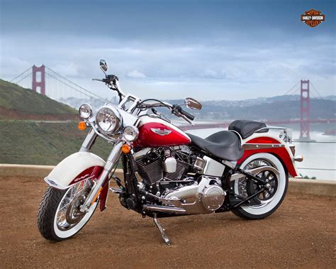 Harley Davidson Softail Deluxe Flstn