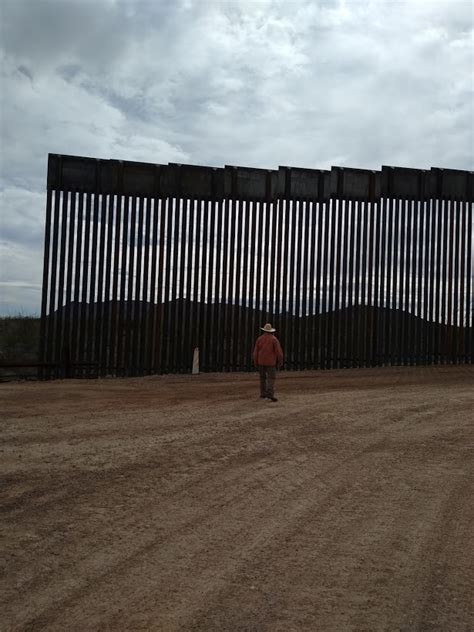 Groups on both sides track how Arizona’s new border wall disrupts ...