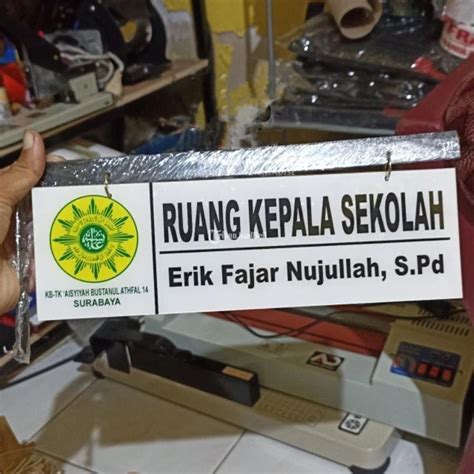 Papan Nama Akrilik Ruang Kelas Puskesmas Klinik Di Nabire Papua