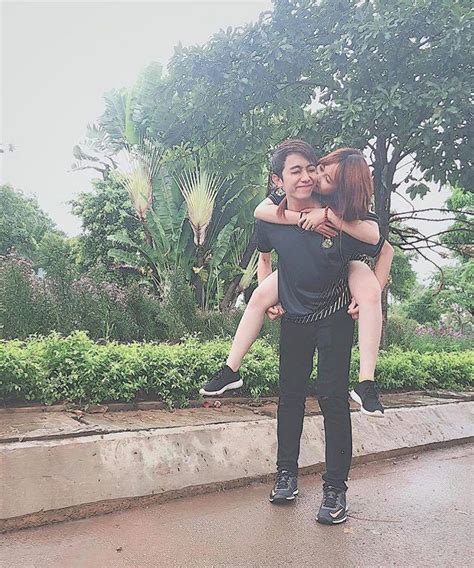 Trước khi về chung một nhà hot girl FAPtv Mai Quỳnh Anh streamer Cris Phan thường xuyên tình tứ