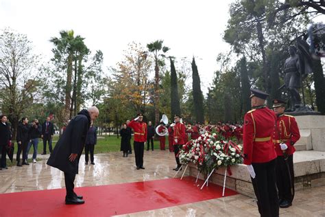 111 vjetori i Pavarësisë së Shqipërisë mbahet ceremonia e ngritjes së