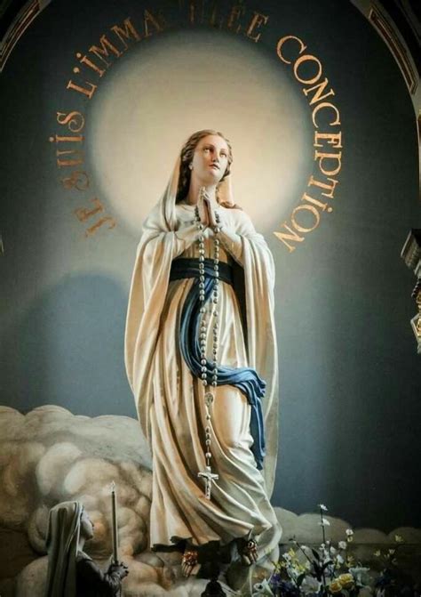 Qué bella eres María La Santísima Virgen es la Reina del cielo y