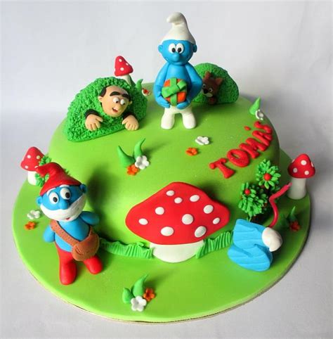 Smurfs Cake Decorated Cake By Os Doces Da Susana CakesDecor