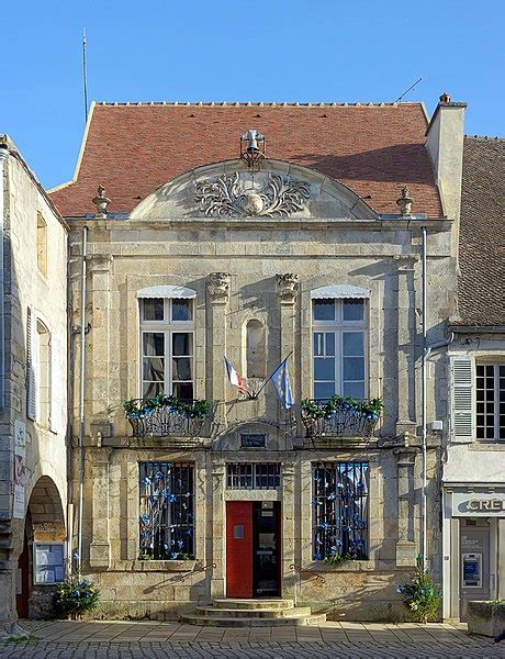 VANESSA on Twitter RT MonumentumFr Hôtel de ville à Noyers Yonne