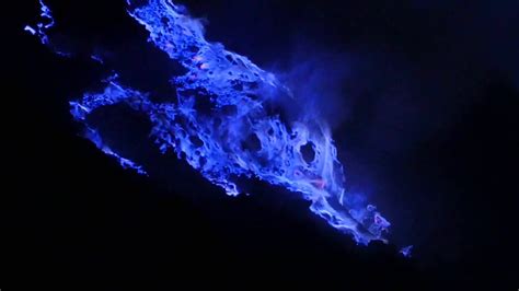 Kawah Ijen Blue Fire From Burning Sulfur Youtube