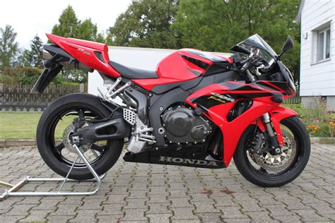 Honda Fireblade CBR 1000 RR SC57 2006 Akrapovic Biete