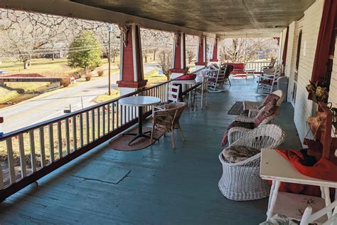 A Trip To Bygone Tennessee At Red Boiling Springs The Tennessee Magazine