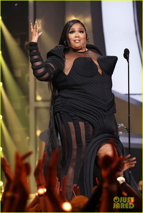 Lizzo Sends Message To Her Haters Aka Aries Spears After Winning At