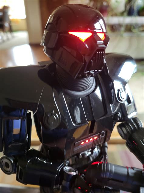 Hot Toys TMS032 The Mandalorian 1 6th Scale Dark Trooper Collectible Figure Page 16