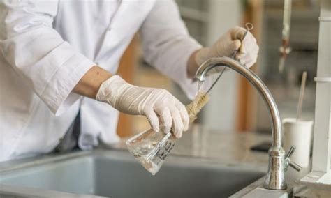 Tips for Cleaning Lab Glassware - USA Lab