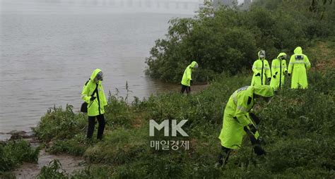 속보 경찰 손정민 실종날 한강 걸어들어간 남성 본 목격자 있다 매일경제