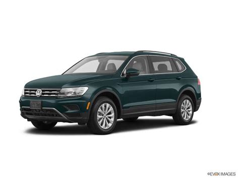 New 2019 Volkswagen Tiguan 20t Se Fwd In Dark Moss Green Metallic For