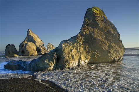 Sea Stacks along Ruby Beach Photograph by Randall Nyhof