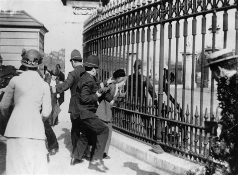 Suffragettes Vs Police The Women Prepared To Go To Prison For The Vote