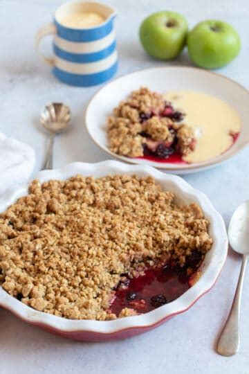 Easy Apple And Blackberry Crumble Recipe Effortless Foodie