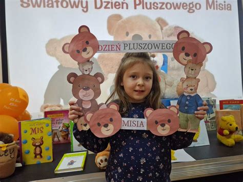 Wiatowy Dzie Pluszowego Misia W Bibliotece