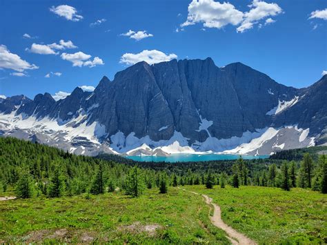 Floe Lake Kootenay National Park Bc Canada Rhiking