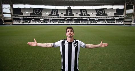 Lucas Piazon do Botafogo vira trunfo de Luís Castro neste início de