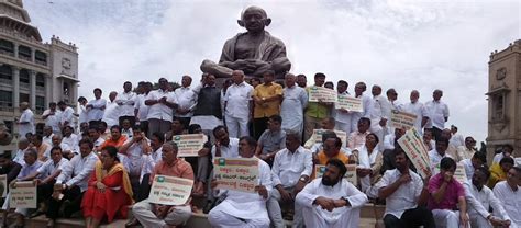 Watch Karnataka Crisis Bjp Protest Outside Vidhana Soudha In