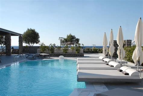 Aqua Blue Hotel, Perissa, Santorini, Greece. Book Aqua Blue Hotel online