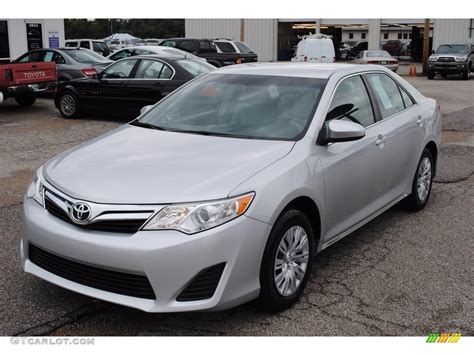 2014 Classic Silver Metallic Toyota Camry Le 122521591 Photo 2