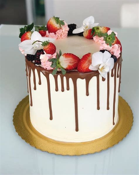 20 Fabulous Drip Cakes Inspiration Drip Cakes Fruit Topped Cake