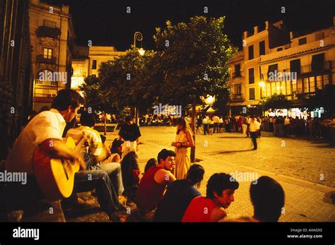 San salvador nightlife hi-res stock photography and images - Alamy