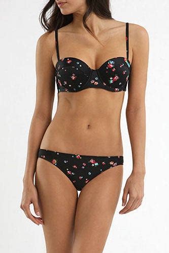 8 Hot Sexy Elizabeth Keifer Bikini Pics