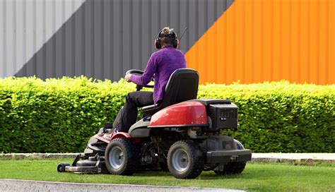 Know About The Different Types Of Riding Lawn Mowers FaqsMaster