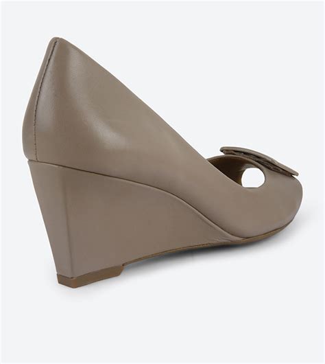 Buy Naturalizer Emma Wedges Nude In Nude 6thStreet Saudi Arabia