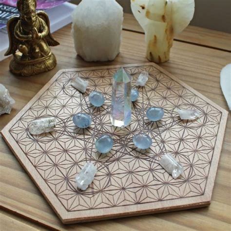 What Is A Crystal Grid Simple Introduction For Beginners Ethan