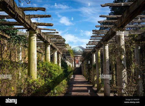 Hampstead Pergola Hill Gardens On Hampstead Heath London Uk Stock