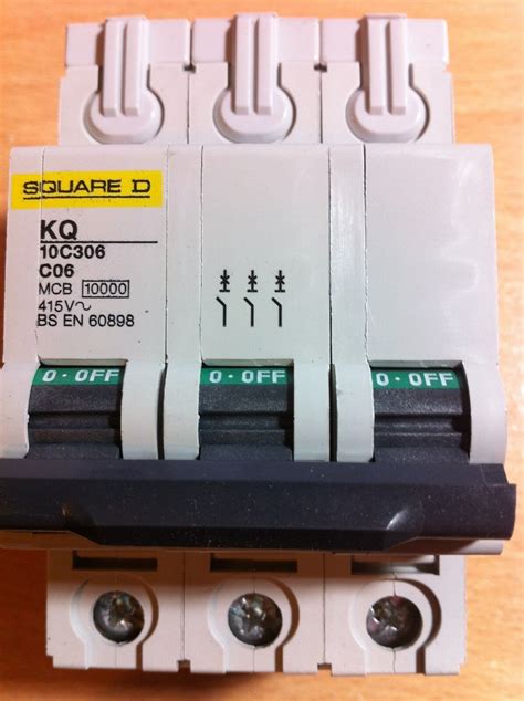 Square D MCB 6 Triple Pole 3 Phase Breaker Type C 6a LOADCENTRE